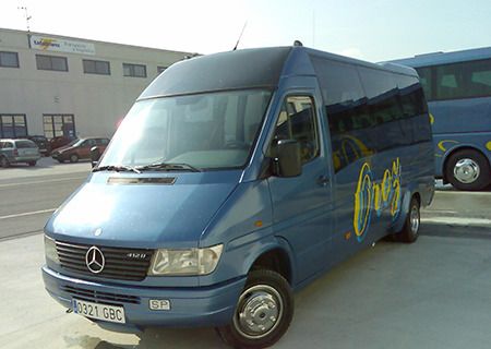 Autocares Oroz mini bus 